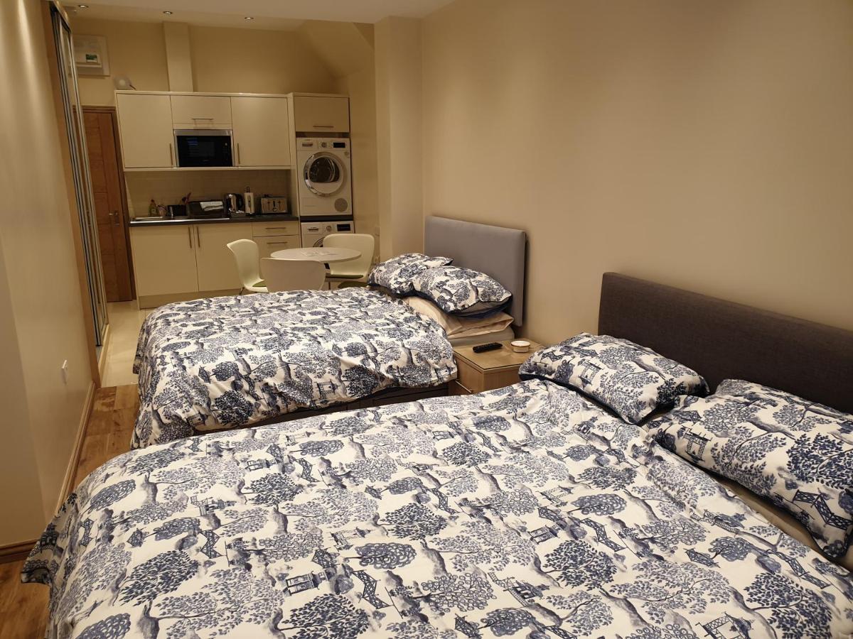 London Luxury Apartments 4 Min Walk From Ilford Station, With Free Parking Free Wifi 外观 照片